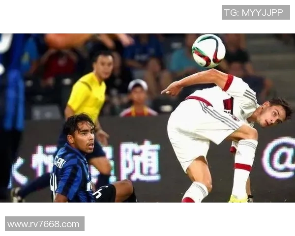 粉丝与足球球星亲密互动瞬间回顾精彩时刻与感动故事